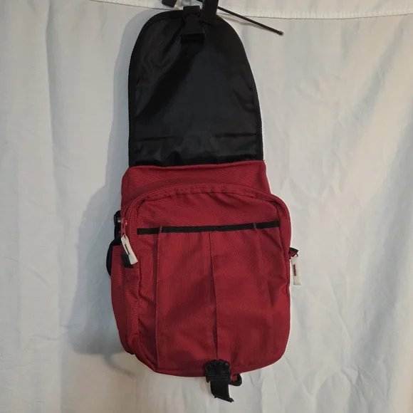 Roots Canada Olympic Red Crossbody Sling Bag Unisex - Picture 7 of 13